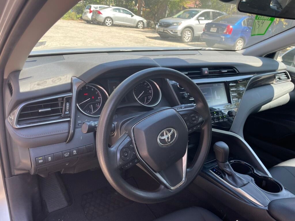 2019 Toyota Camry LE V6