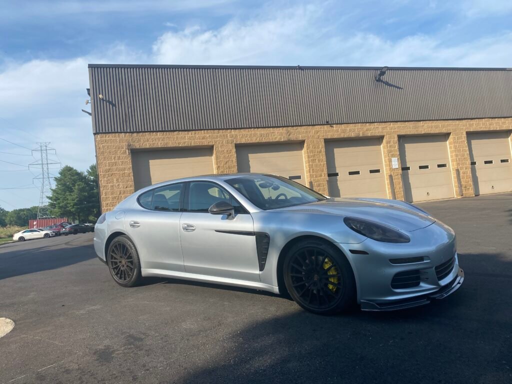 2016 Porsche Panamera 4 Platinum Edition