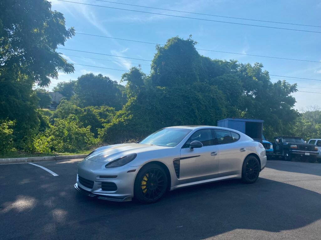 2016 Porsche Panamera 4 Platinum Edition