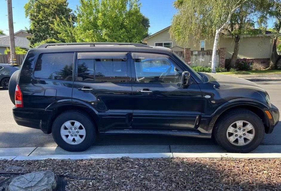 2004 Mitsubishi Montero