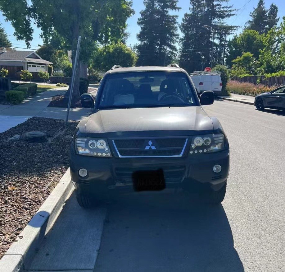 2004 Mitsubishi Montero