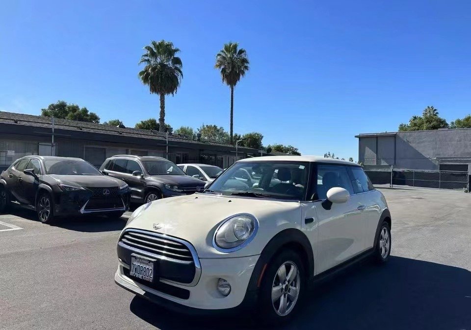 2017 MINI Cooper